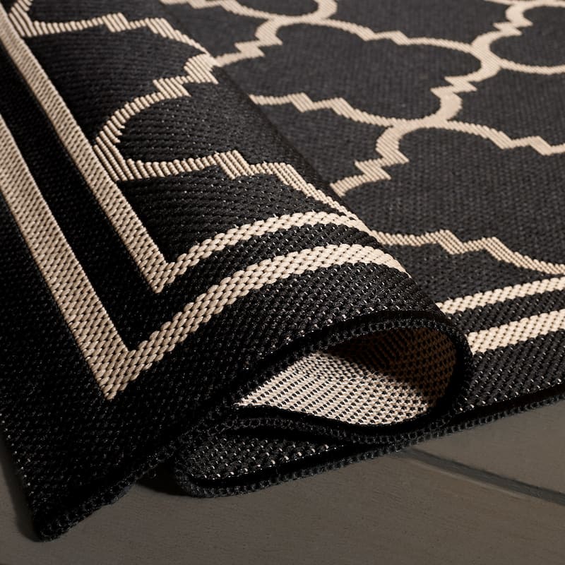 SAFAVIEH Courtyard Kristelle Indoor/ Outdoor Waterproof Patio Backyard Rug