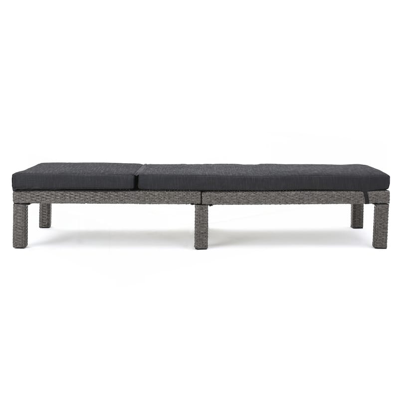 Luxury Outdoor Wicker Lounger