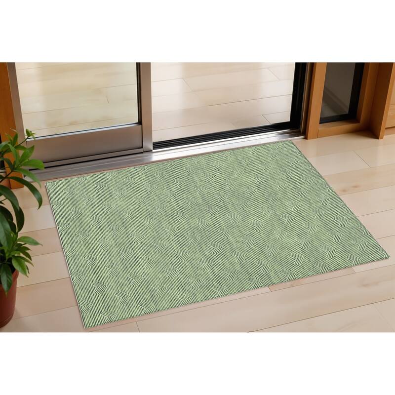 HomeRoots Geometric Transitional Rectangle Outdoor Rug - 3' x 5'