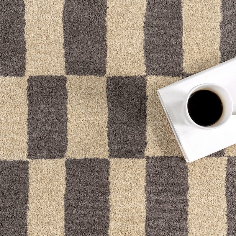 Kia Checkerboard Wool Area Rug