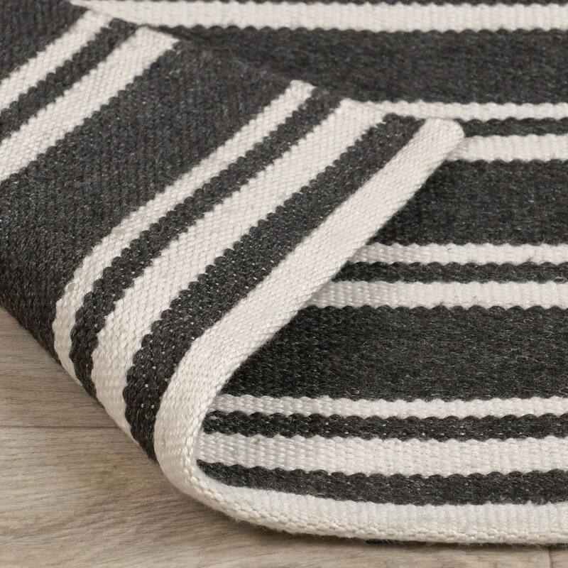 Villa by Classic Home Palma Hand Woven Performance Fabric Rug