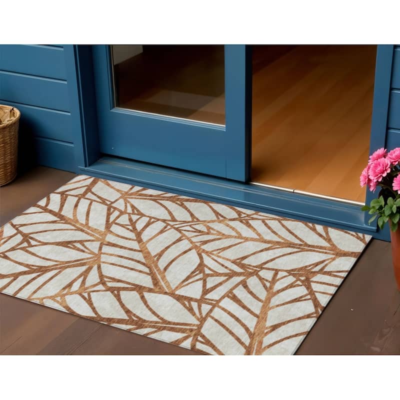 HomeRoots Floral Transitional Rectangle Outdoor Rug - 3' x 5'