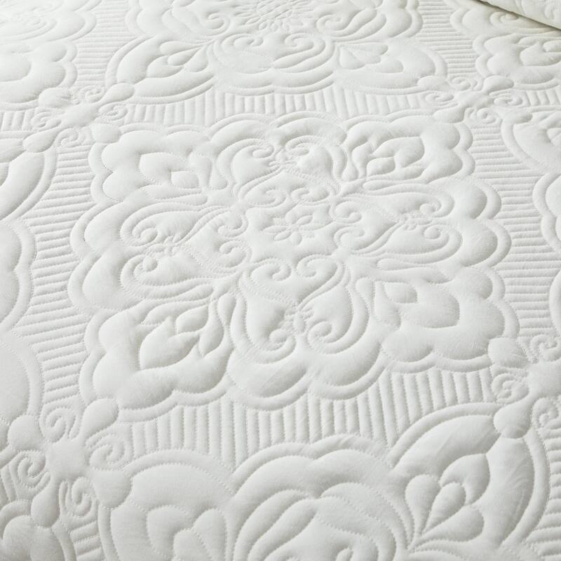 Wholinens Scalloped Edge Washed Microfiber Embroidered Damask Quilt Set 3 Pieces