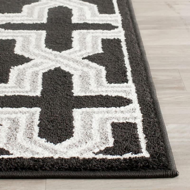 SAFAVIEH Amherst Razieh Modern Rug