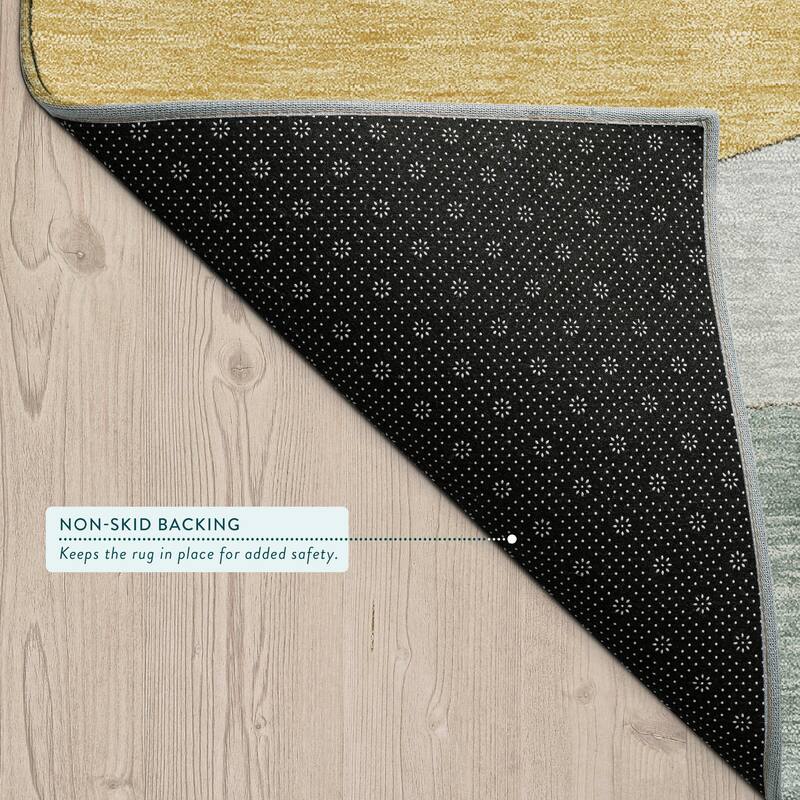 Machine Washable Indoor/ Outdoor Modern Dacono Chantille Rug