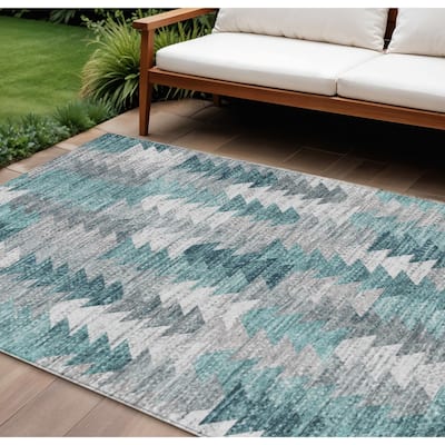 HomeRoots Geometric Transitional Rectangle Outdoor Rug