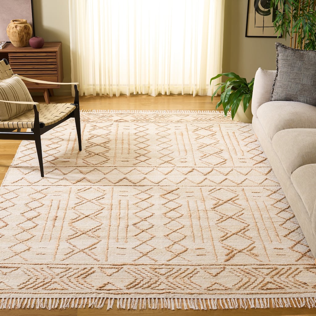 SAFAVIEH Handmade Natural Fiber Ilsegret Boho Jute Fringe Rug