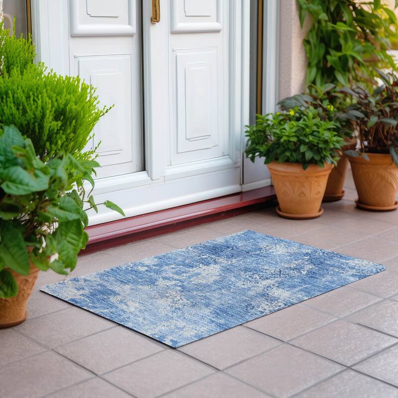 Machine Washable Indoor/ Outdoor Chantille Distressed Traditional Rug - Blue - 1'8" x 2'6"