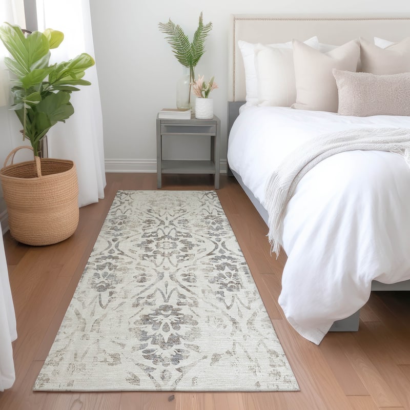 Machine Washable Indoor/ Outdoor Chantille Traditional Distressed Rug