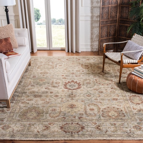 SAFAVIEH HandKnotted Izmir Genara Traditional Wool Rug On Sale Bed