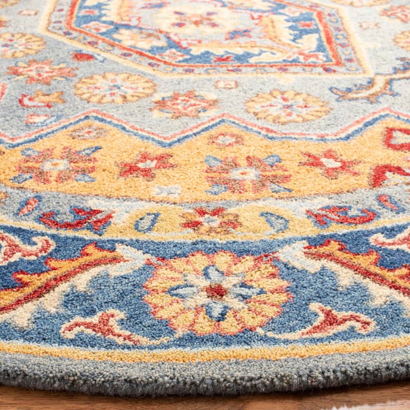 SAFAVIEH Handmade Antiquity Olgerta Traditional Oriental Wool Rug