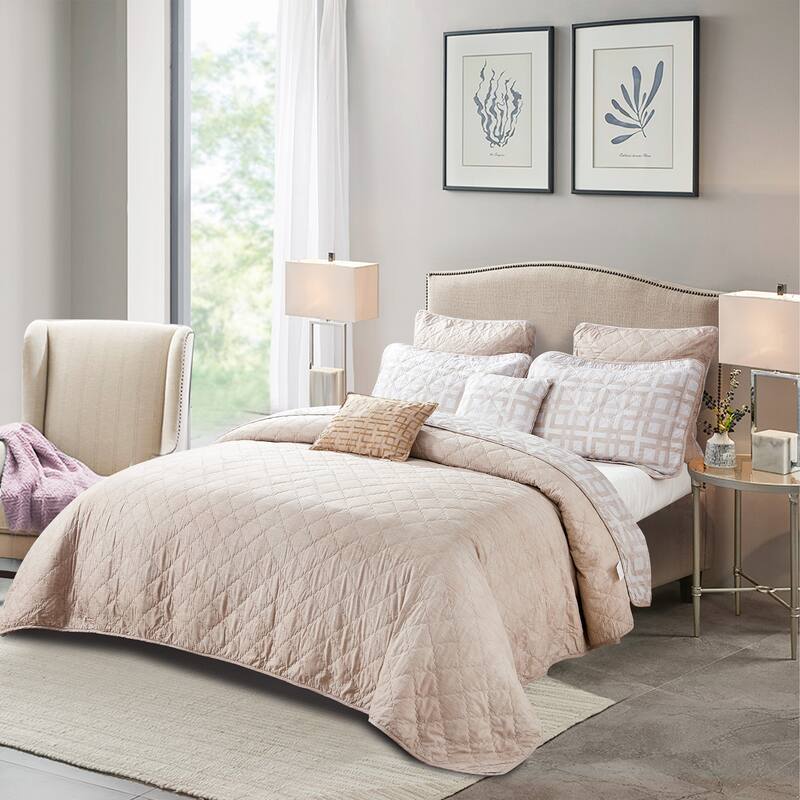 Serenta Austin Geo Printed Microfiber 7-piece Bedspread Quilt Set