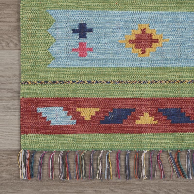Fuhar Southwestern Low Pile with Fringe Area Rug By HomeRoots - 120' X '96' X '0.25