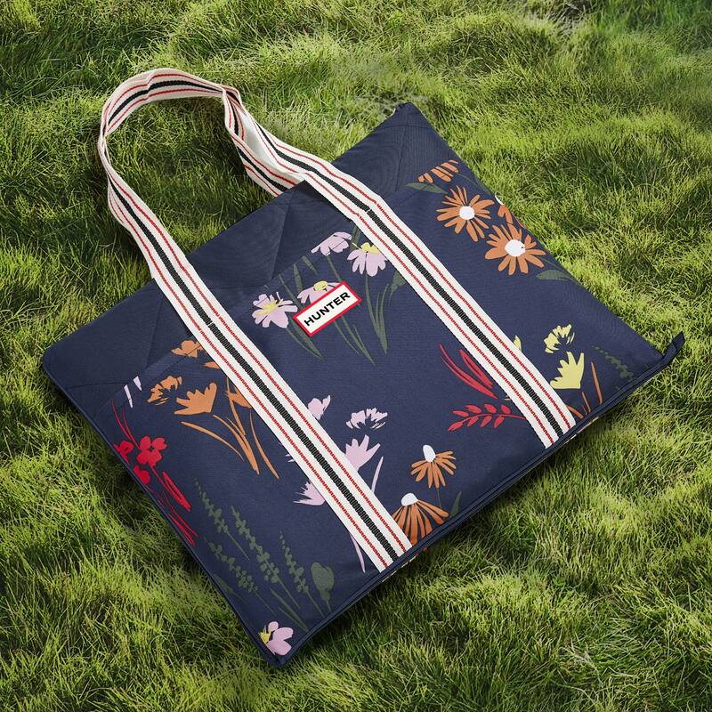 Hunter Outdoor Blanket Tote Bag