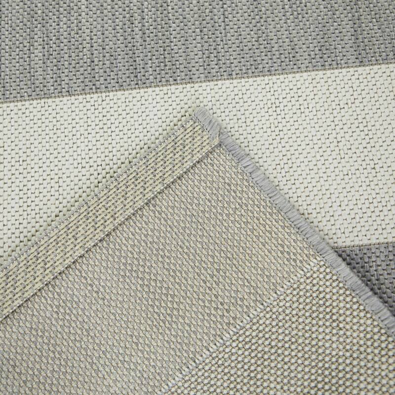 Aleah Traditional Striped Indoor/Outdoor Area Rug