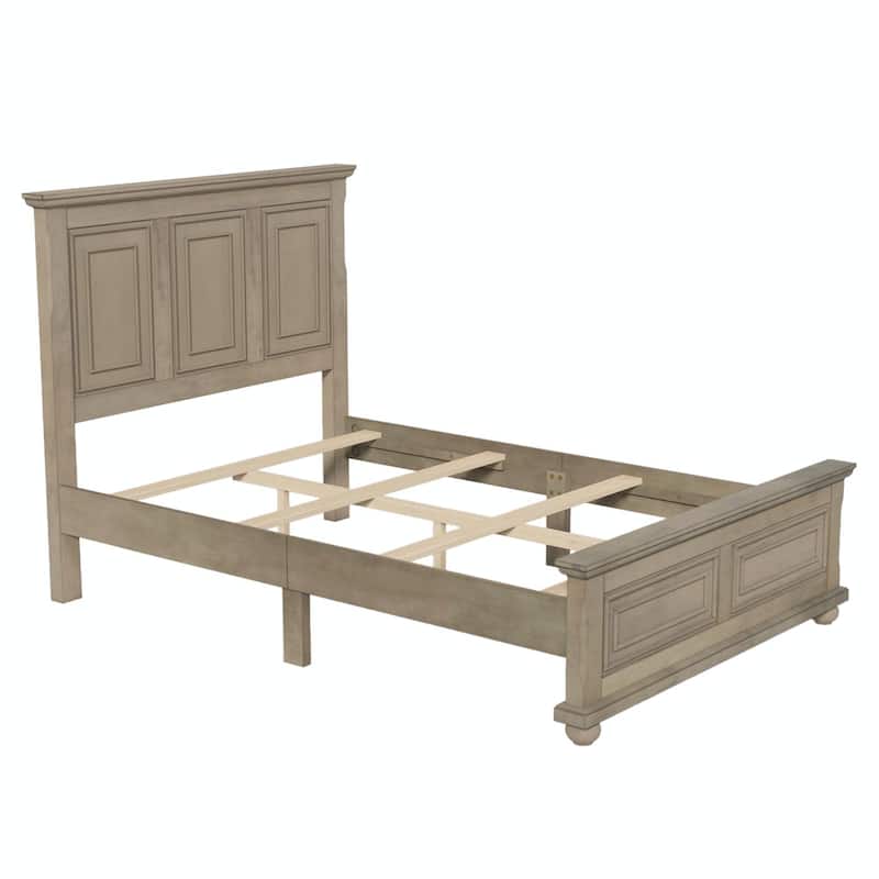 Vintage Pinewood Bed in Traditional Town and Country Style