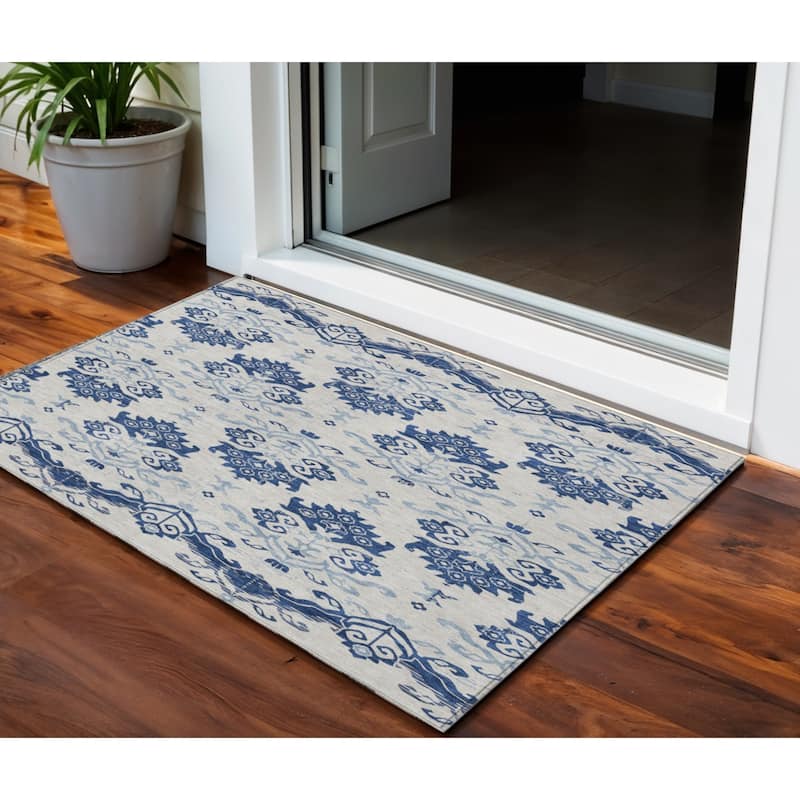 HomeRoots Oriental Transitional Rectangle Outdoor Rug - 3' x 5'
