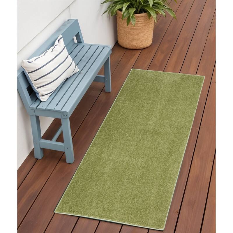 HomeRoots Contemporary Runner Outdoor Rug - 4' Runner - Green - 4' Runner