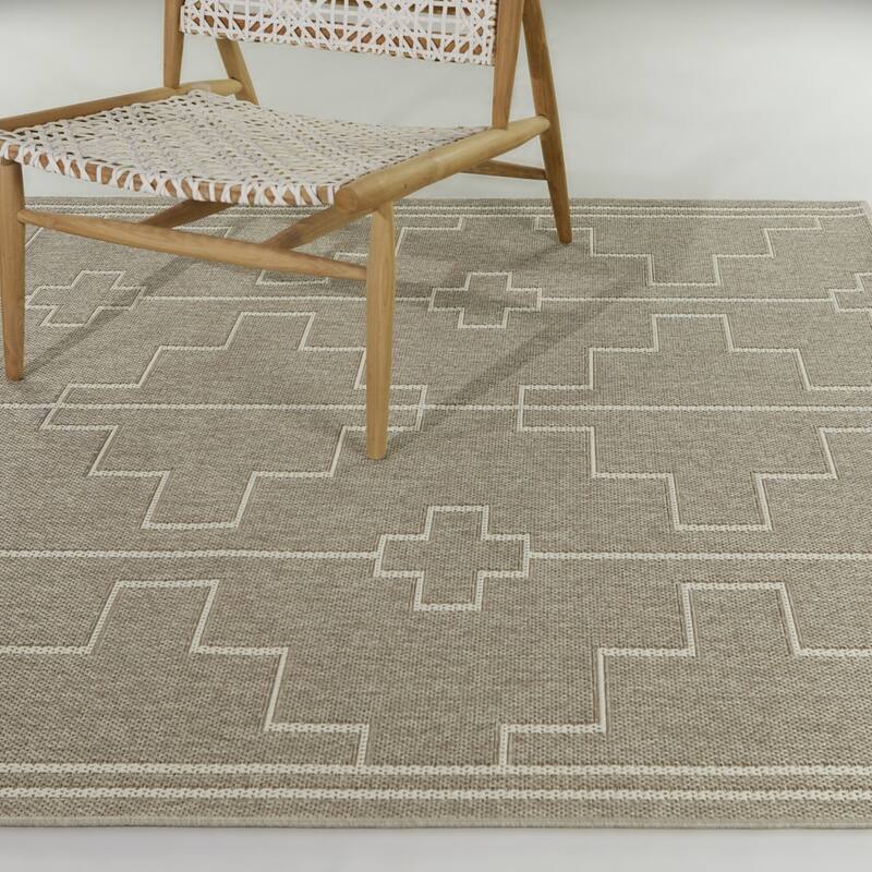 Corrance Geometric Trellis Indoor/Outdoor Area Rug