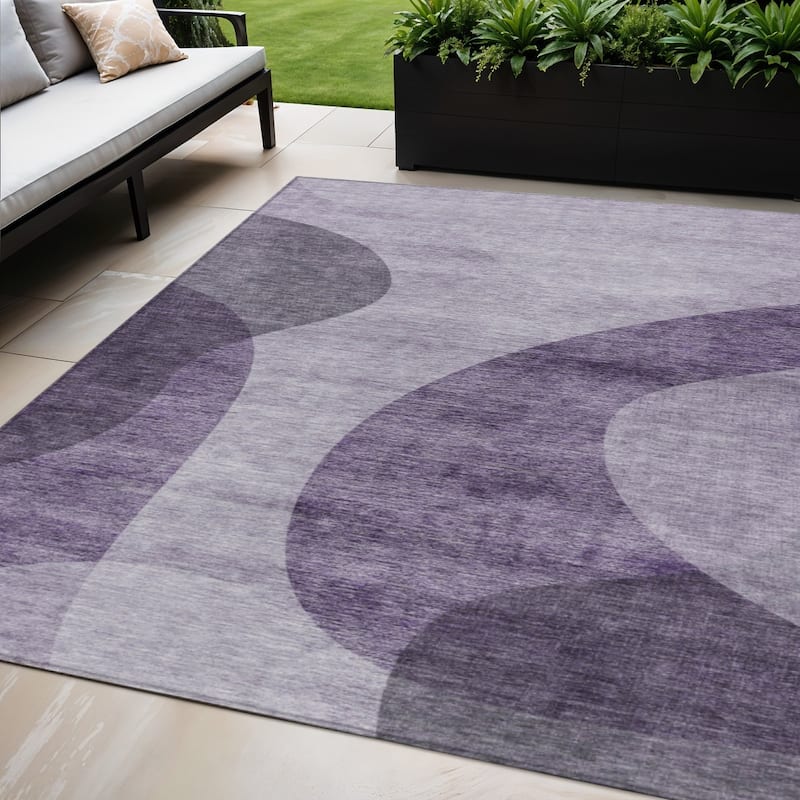 HomeRoots Abstract Transitional Rectangle Outdoor Rug - 5' X 8'