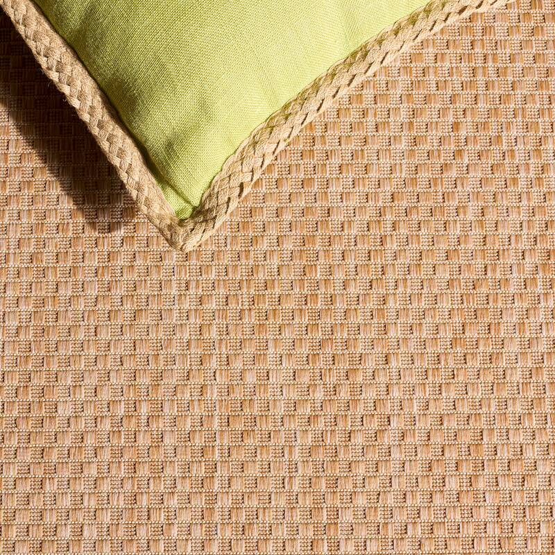 SAFAVIEH Courtyard Vickie Indoor/Outdoor Waterproof Patio Backyard Rug