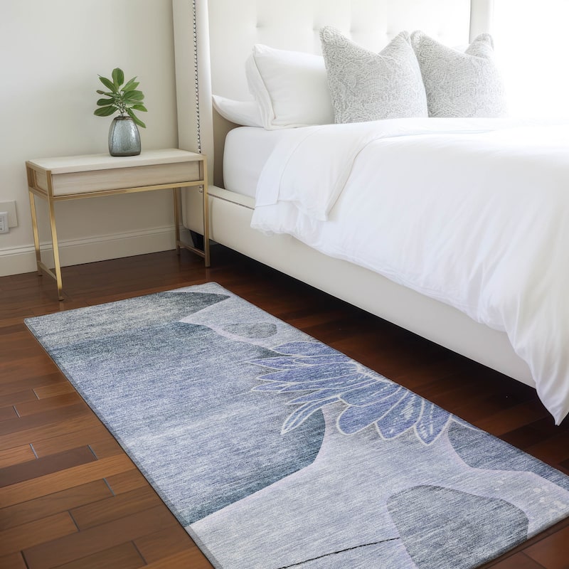 Machine Washable Indoor/ Outdoor Chantille Modern Sunflower Rug - Blue - 2'3" x 7'6"