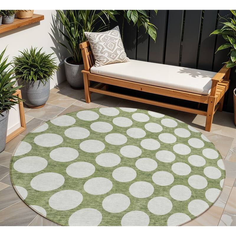 HomeRoots Polka Dot Transitional Rectangle Outdoor Rug - 8' Round