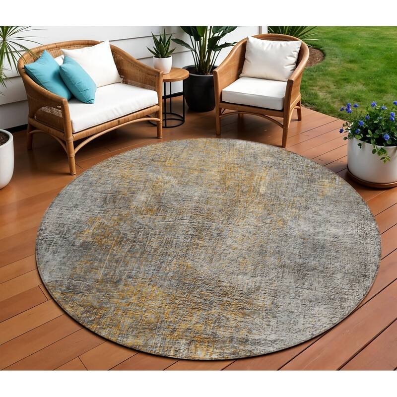 HomeRoots Abstract Transitional Rectangle Outdoor Rug - 8' Round