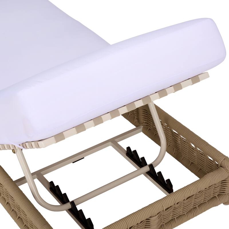 SAFAVIEH Outdoor Living Callan Lounger - 75"W x 26"D x 13"H