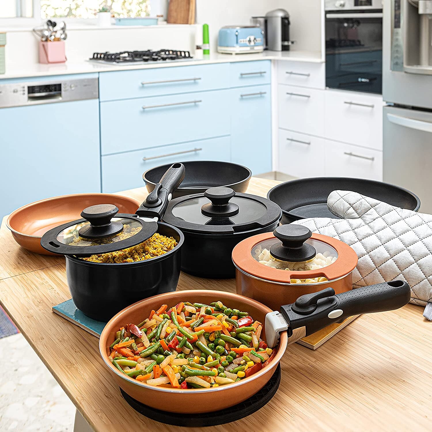 Non-Stick Cookware Set - Pans and Pots with Removable Handles