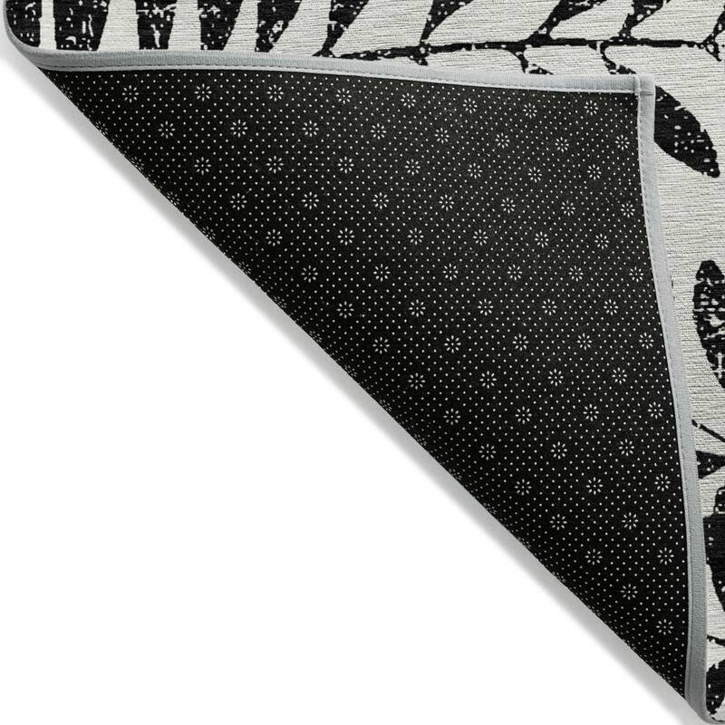HomeRoots Floral Transitional Rectangle Outdoor Rug