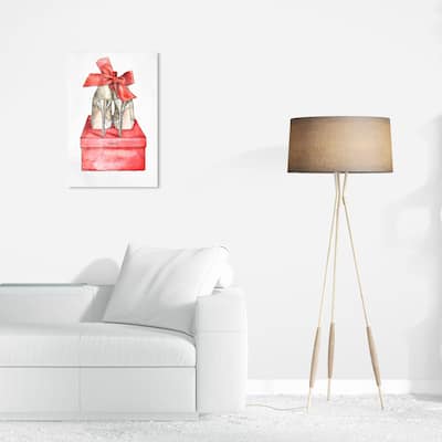 Wynwood Studio Canvas Fashion and Glam Red Romantic Pair Gold and Modern & Contemporary Wall Art Canvas Print