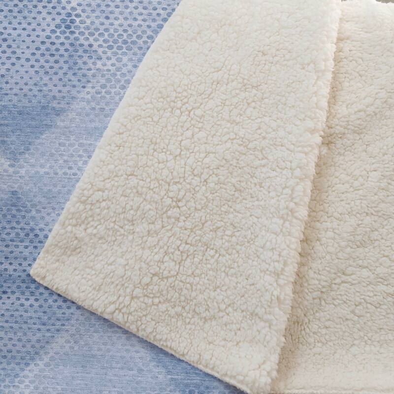 Premium Machine Washable Modern Diamonds Sherpa Throw Blanket