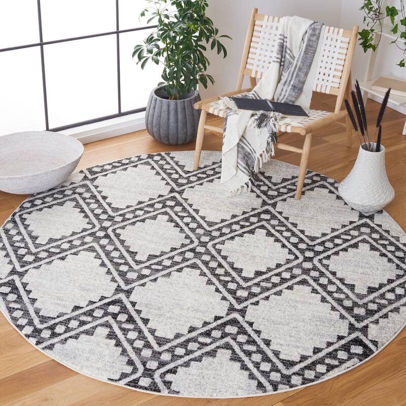SAFAVIEH Tulum Ila Moroccan Boho Rug - 6'7" Round - Ivory/Black
