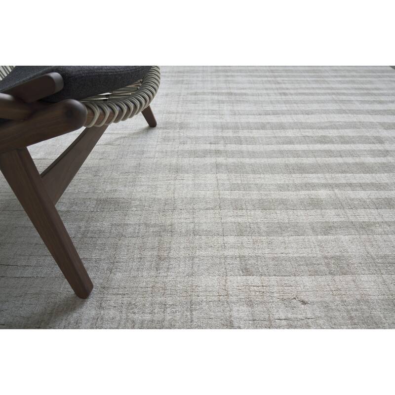 EXQUISITE RUGS Robin Stripe Hand-loomed Bamboo Silk/Wool Light Khaki Area Rug.