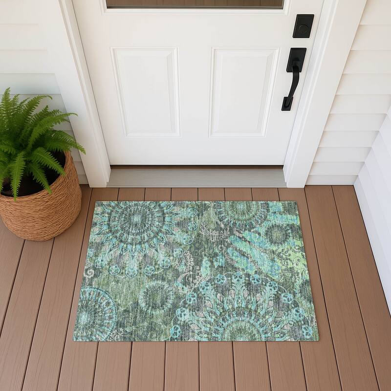 Machine Washable Indoor/ Outdoor Traditional Pinwheel Chantille Rug - Olive - 1'8" x 2'6"