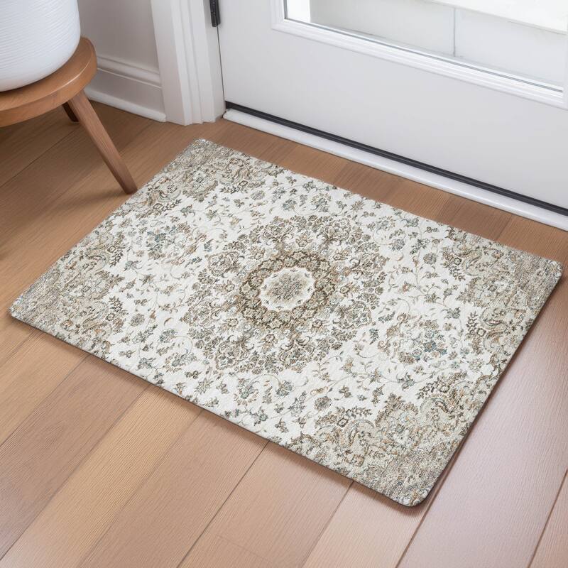 Machine Washable Indoor/ Outdoor Traditional Niko Chantille Rug