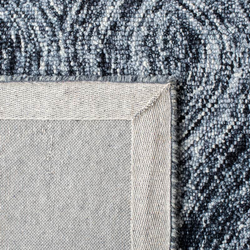 SAFAVIEH Handmade Ikat Lilija Wool Rug