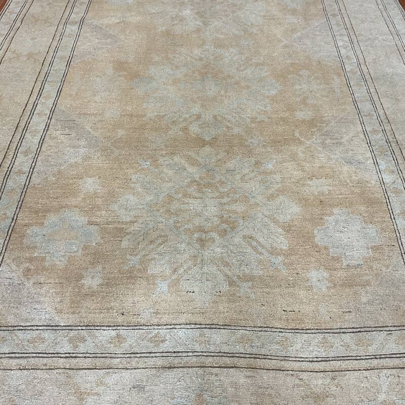 HERAT ORIENTAL Handmade Khotan Wool Rug - 6'9" x 9'7"