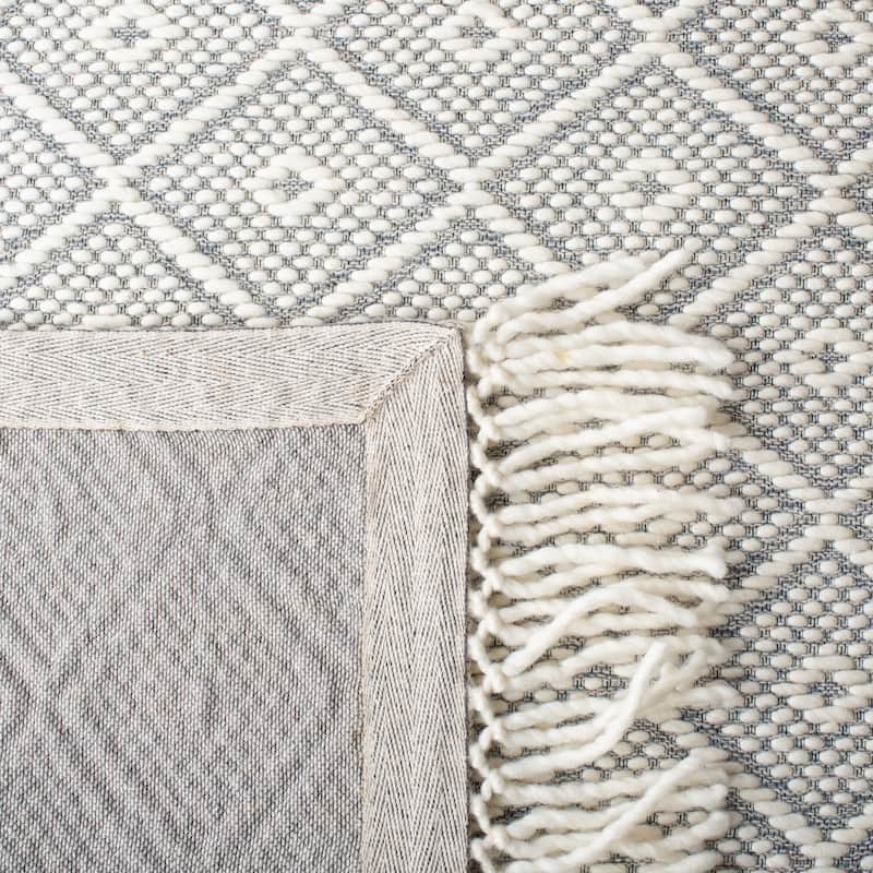 SAFAVIEH Handmade Vermont Deryn New Zealand Wool Rug