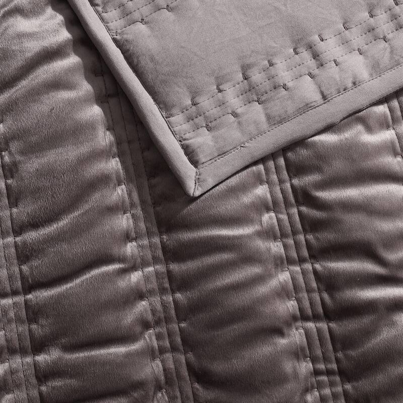 Vera Wang Velvet Linear Stitch Solid Quilt Set