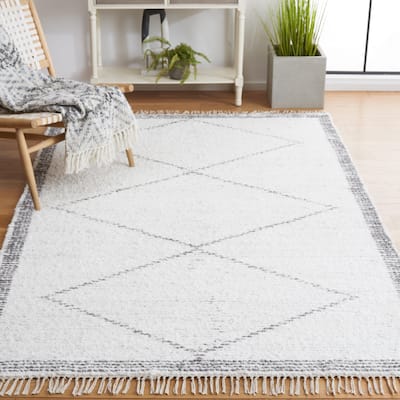 SAFAVIEH Handmade Casablanca Mukta Boho Cotton Fringe Rug