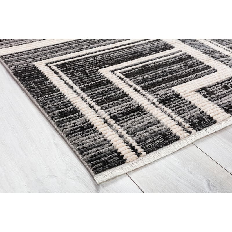 Juniper Collection Black Machine Made Indoor Area Rug