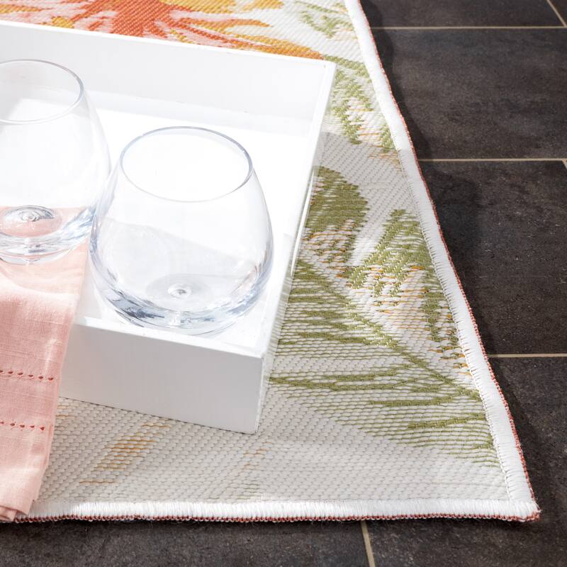 SAFAVIEH Sunrise Todosia Indoor/Outdoor Waterproof Rug - 5'3" x 7'7"