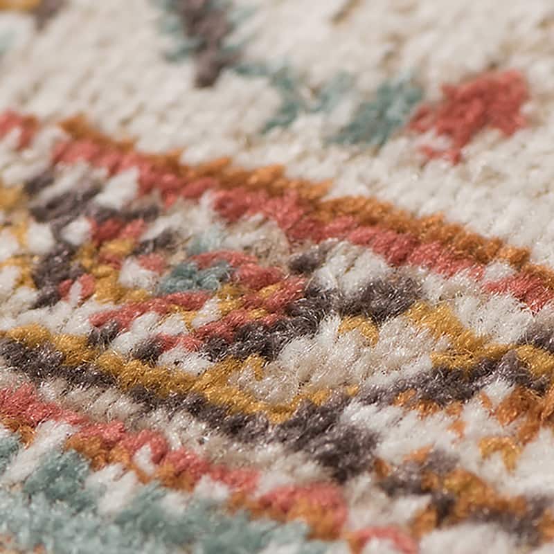 Puxid Power Loomed Distressed Geometric Stain Resistant Area Rug By HomeRoots - 6' Round