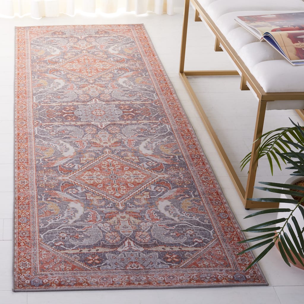 SAFAVIEH Tucson Machine Washable Slip Resistant Urmil Oriental Rug