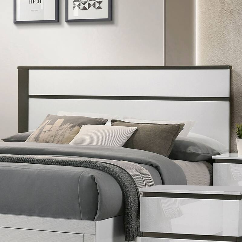 Conjira Modern White Wood 3-Piece Storage Platform Bedroom Set with USBs by Furniture of America