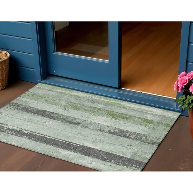 HomeRoots Striped Transitional Rectangle Outdoor Rug - 3' x 5'