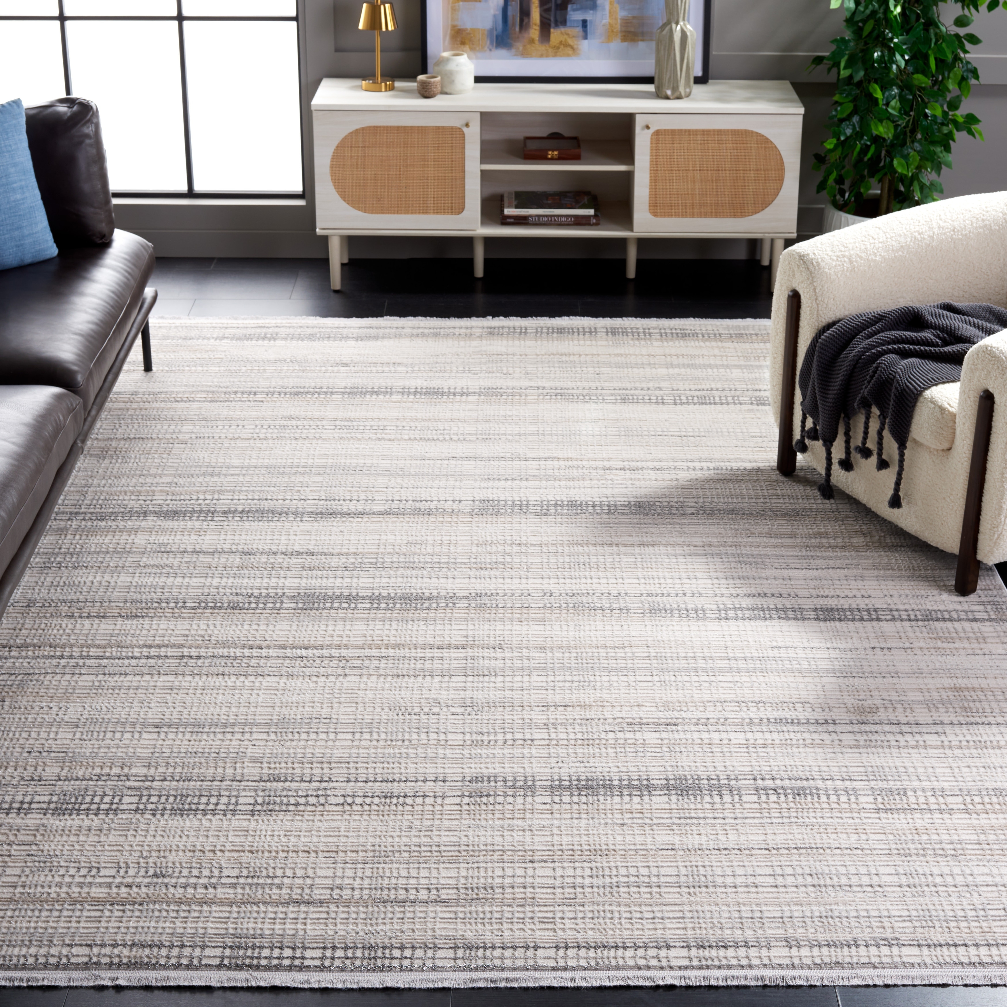 SAFAVIEH Whisper Franciane Modern Rug