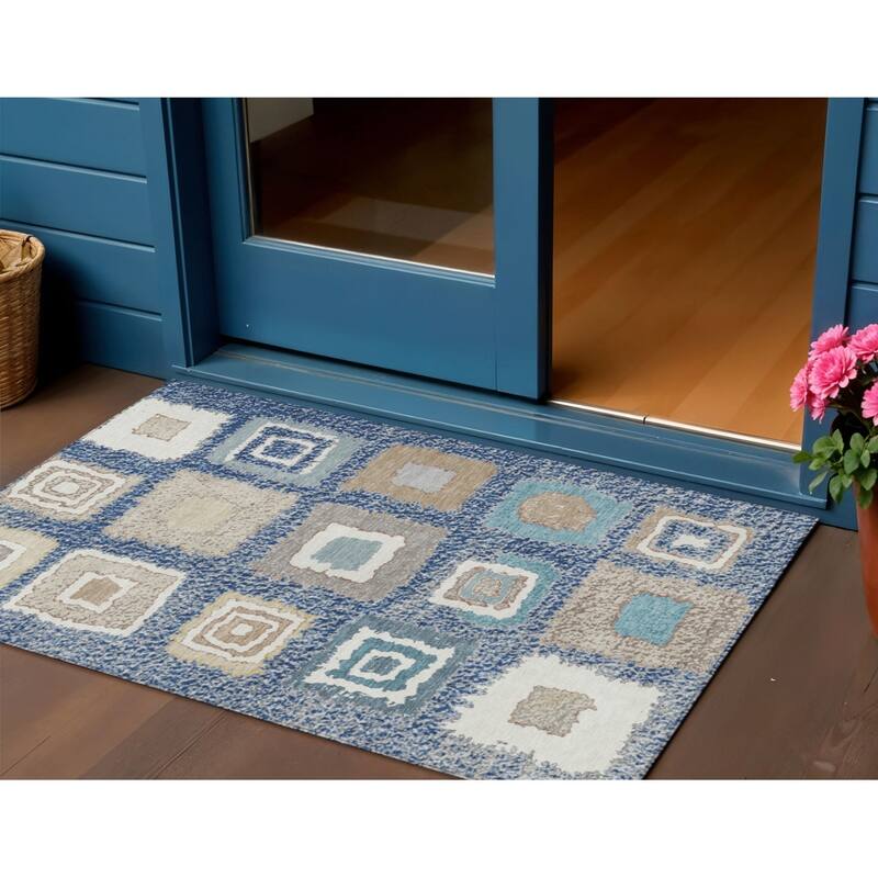 HomeRoots Geometric Transitional Rectangle Outdoor Rug - 3' x 5'